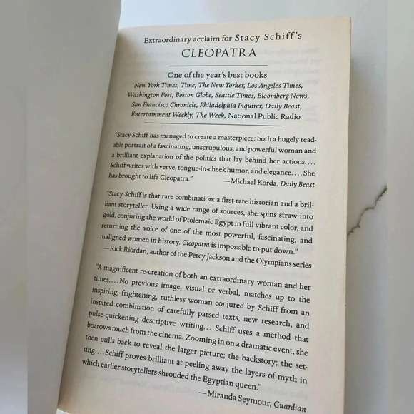 Cleopatra: A Life by Stacy Schiff. Biography - Picture 4 of 5
